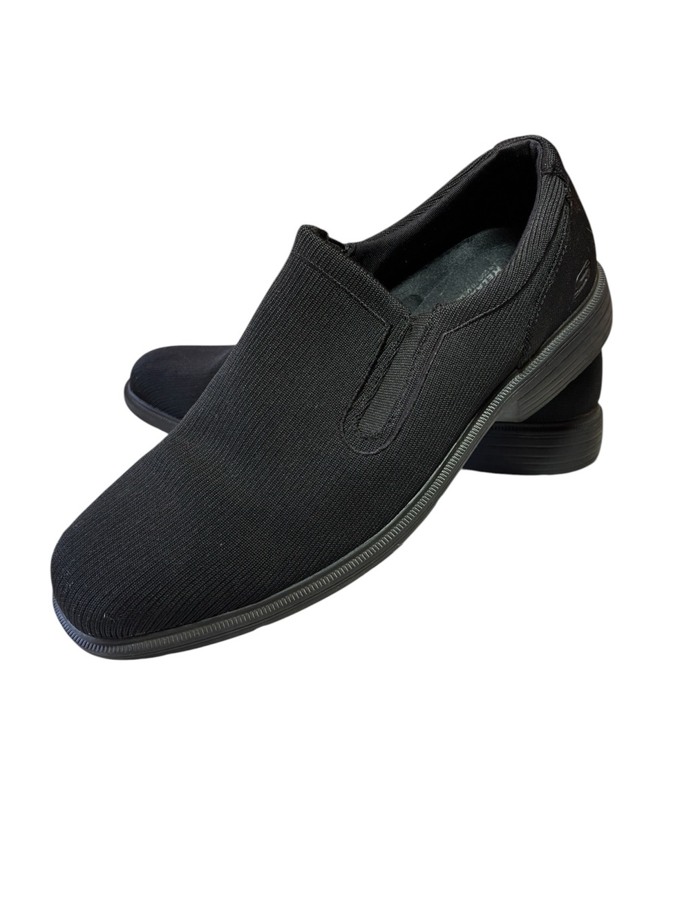 Skechers Dress Knit Relaxed Fit, Air Cooled Memory Foam, Size 9.5